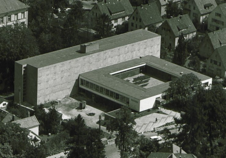 Das gerade fertig gestellte Gebäude des Staatsarchivs Detmold im Jahr 1963 aus der Vogelperspektive