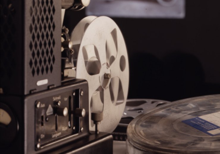 Historischer 16mm-Filmprojektor aus den 1930er Jahren im LWL-Medienzentrum für Westfalen, Münster, Stephan Sagurna/LWL-Medienzentrum für Westfalen