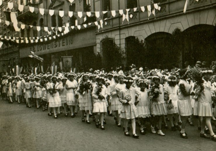 Fronleichnamszug in der Osterstraße 1931 