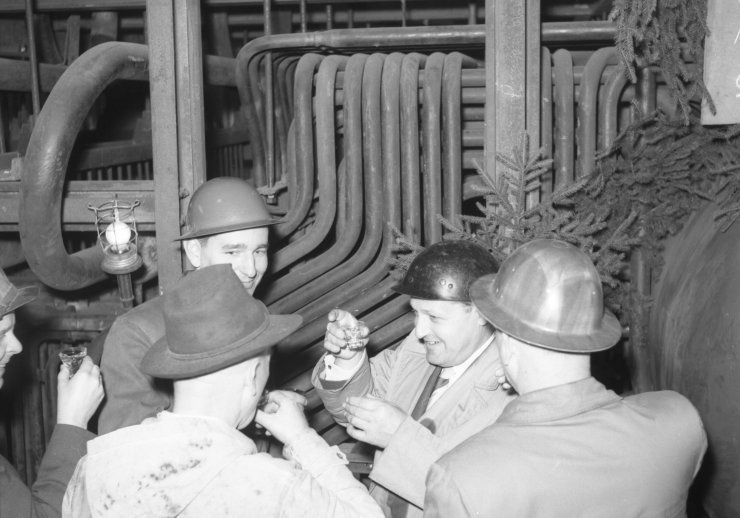 Feierliche Inbetriebnahme des Kesselhauses Hochofen, 1957.