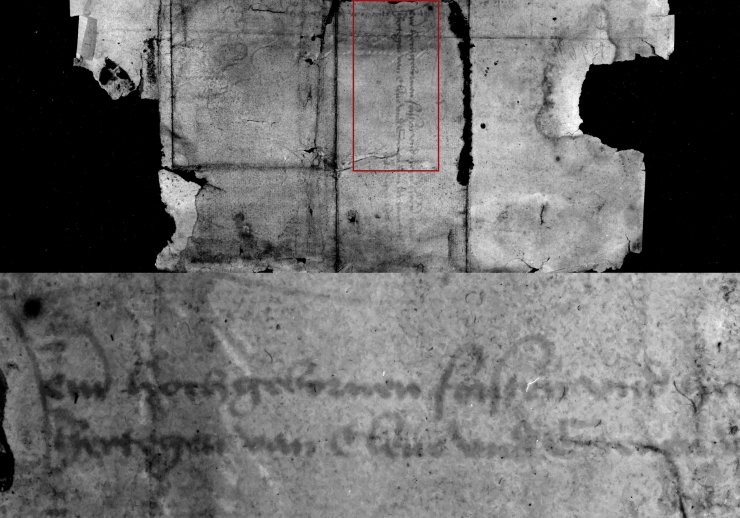 Eine schwarz-weiß Aufnahme eines alten Dokuments einmal im Ganzen und in einer Nahaufnahme